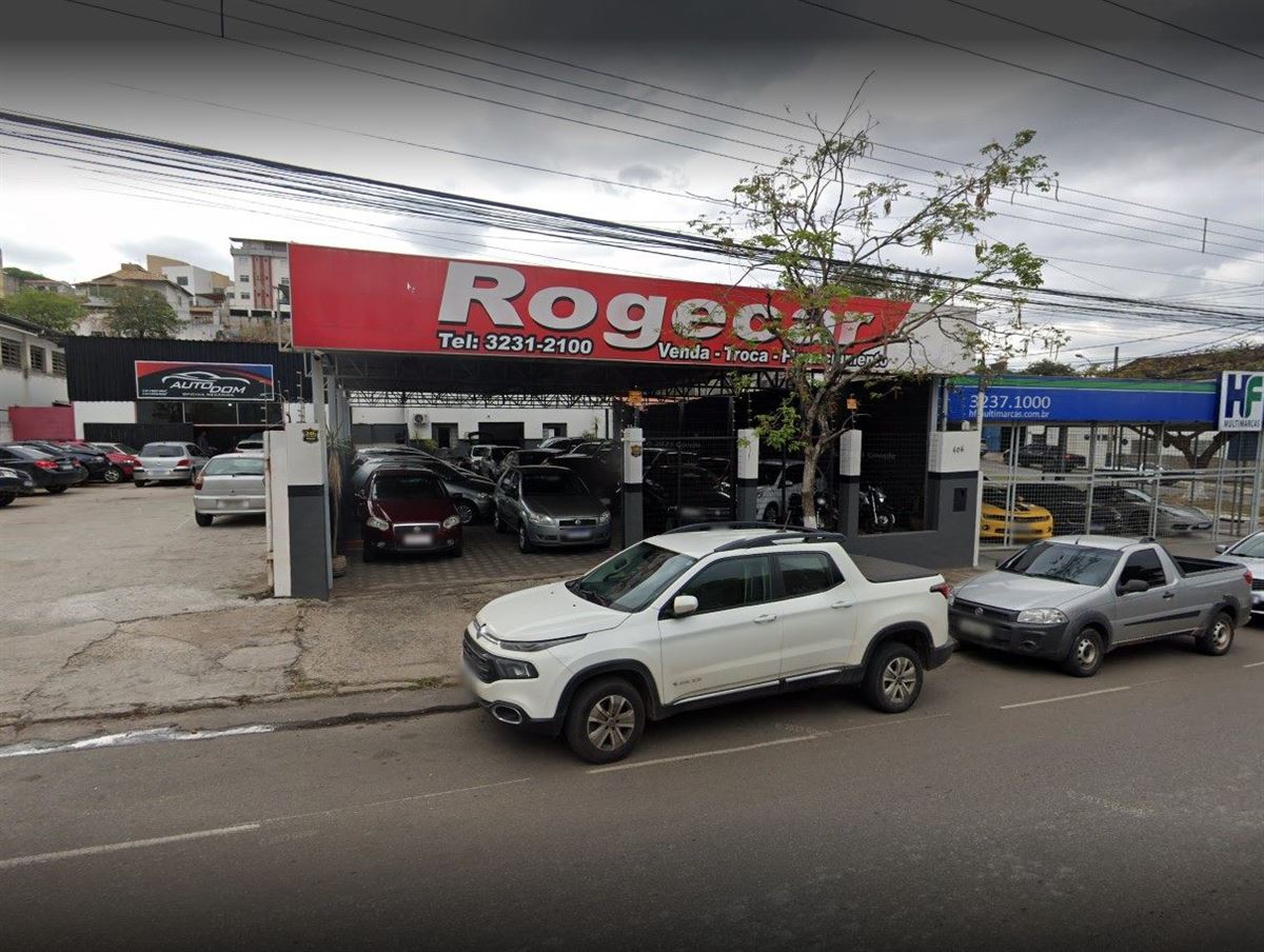Fachada da loja Rogecar Veículos em Pará de Minas